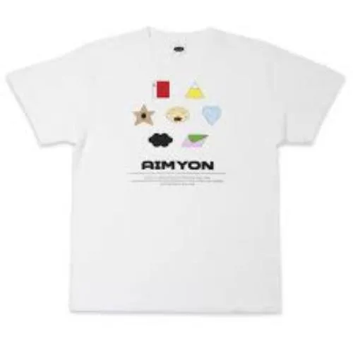 あいみょんが着用しているAIMYON OFFICIALのTシャツ