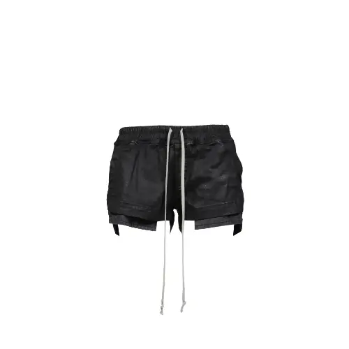 YURIが着用しているRick Owens Drkshdwのパンツ（ショート）
