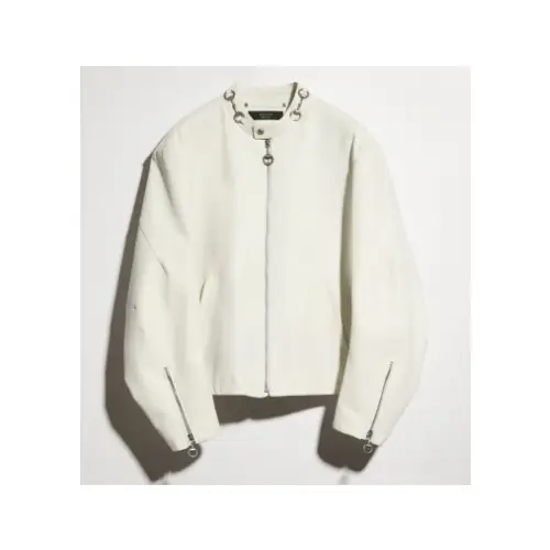 リノが着用しているGUCCIのレザージャケット