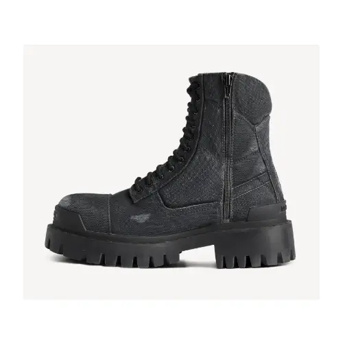 SOTAが着用しているBalenciagaのブーツ