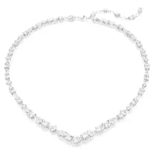 RIMAが着用しているSWAROVSKIのネックレス