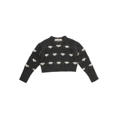MIIHIが着用しているNKNITのニット