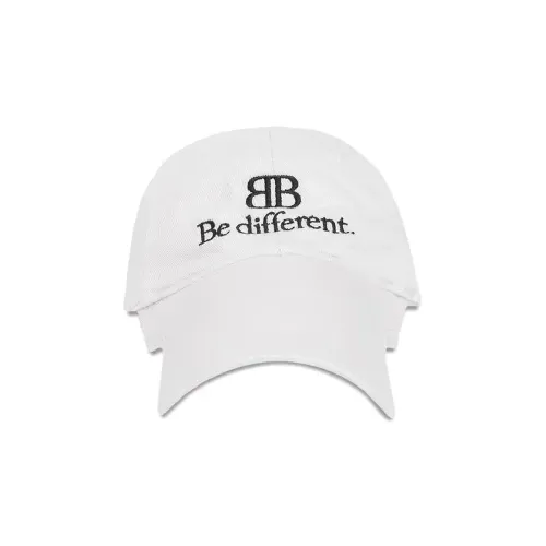 長屋晴子が着用しているBalenciagaのキャップ