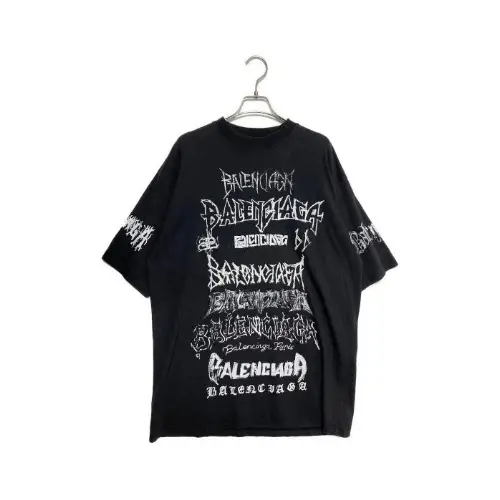 チャンビンが着用しているBalenciagaのTシャツ