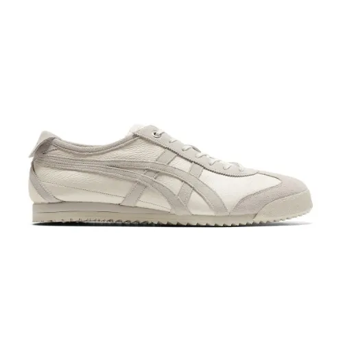 中川大志が着用しているOnitsuka Tigerのスニーカー