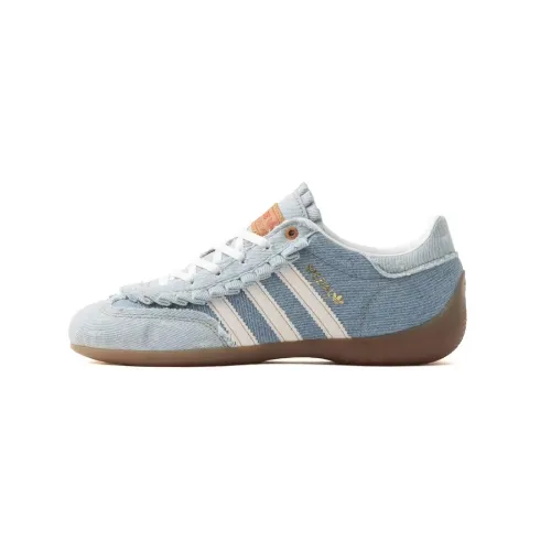 MINAMIが着用しているadidasのスニーカー