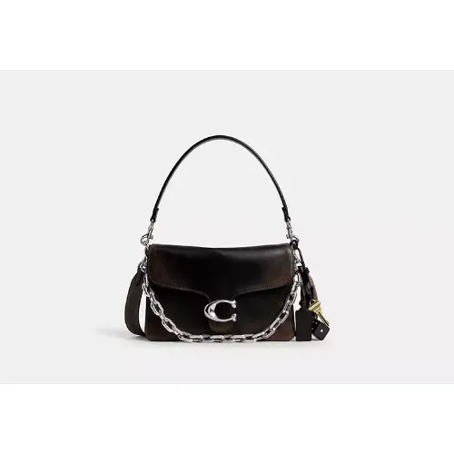 王林が着用しているCOACHのショルダーバッグ