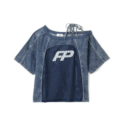MINAMIが着用しているatmos pinkのTシャツ