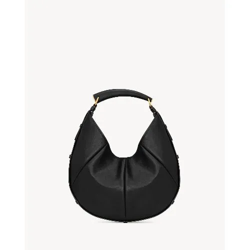 カズハが着用しているSAINT LAURENTのハンドバッグ