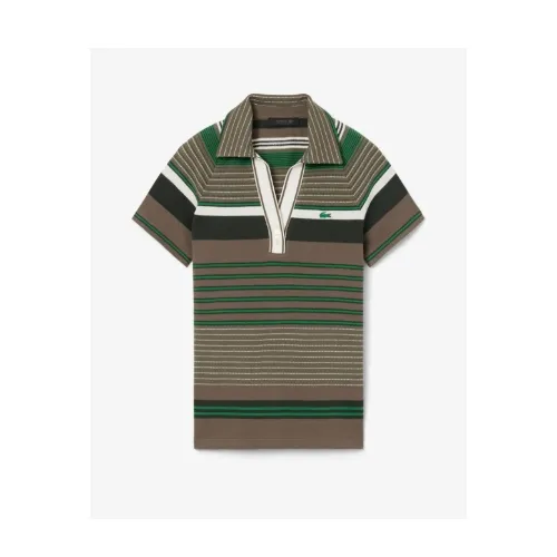 ユジンが着用しているLacosteのポロシャツ