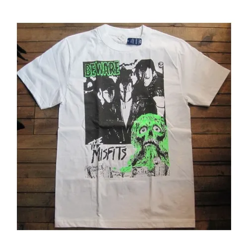 ユジンが着用しているThe MisfitsのTシャツ