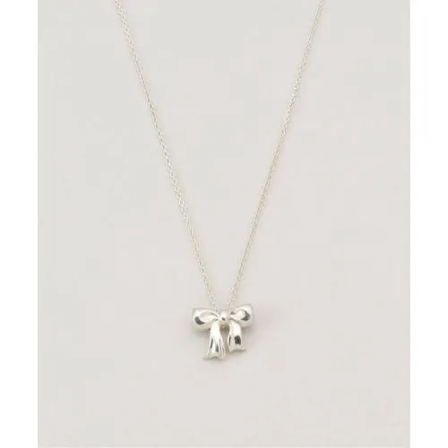 ガウルが着用しているTiffany & Co.のネックレス