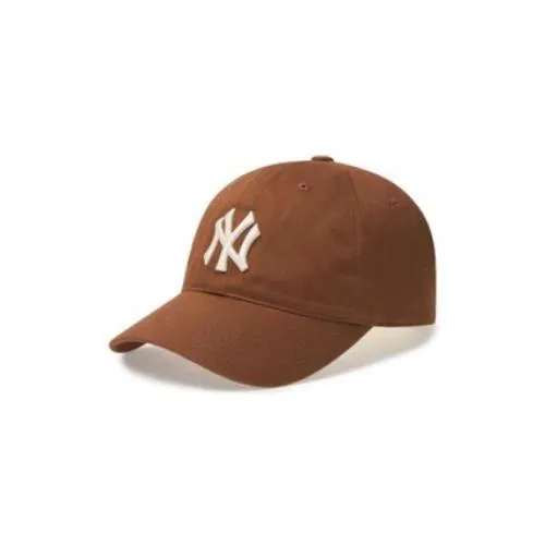 ガウルが着用しているMLB Koreaのキャップ