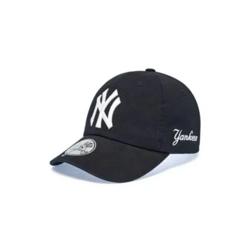 ガウルが着用しているMLB Koreaのキャップ
