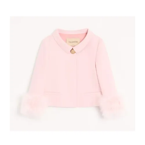 リズが着用しているVALENTINOのジャケット全般