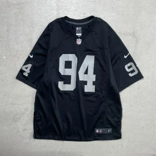 J-HOPEが着用しているNIKEのTシャツ