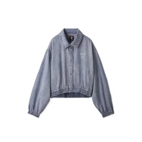 せいらが着用しているLILY BROWNのデニムジャケット