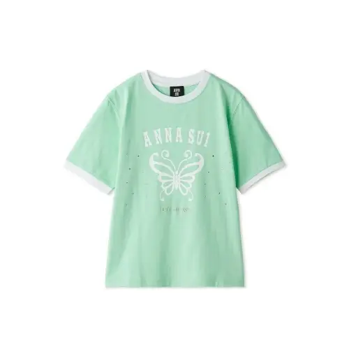 せいらが着用しているLILY BROWNのTシャツ