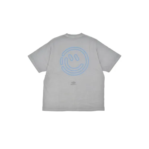 白濱亜嵐が着用しているUMBROのTシャツ