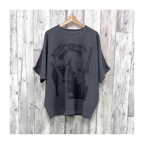 JUNONが着用しているthee greatest botchのTシャツ