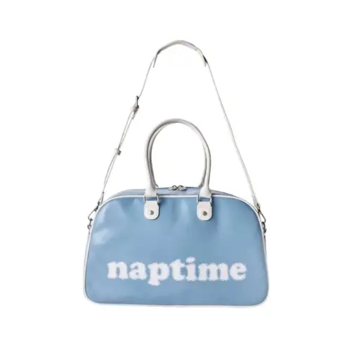 Nissyが着用しているNaptime.のショルダーバッグ