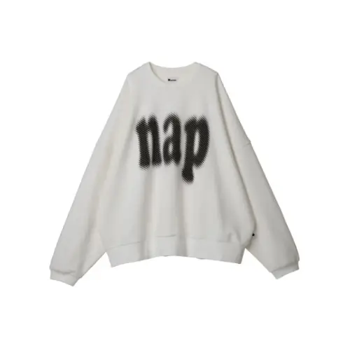 Nissyが着用しているNaptime.のスウェット
