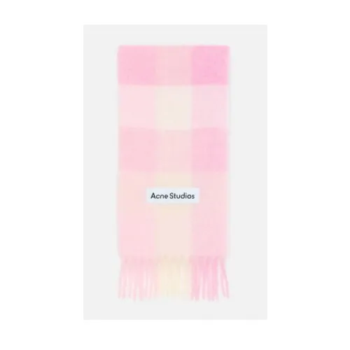 橋本愛が着用しているAcne Studiosのマフラー