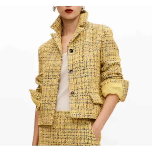 橋本愛が着用しているCHANELのジャケット全般