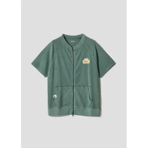 きりたんぽが着用しているGraniphのTシャツ