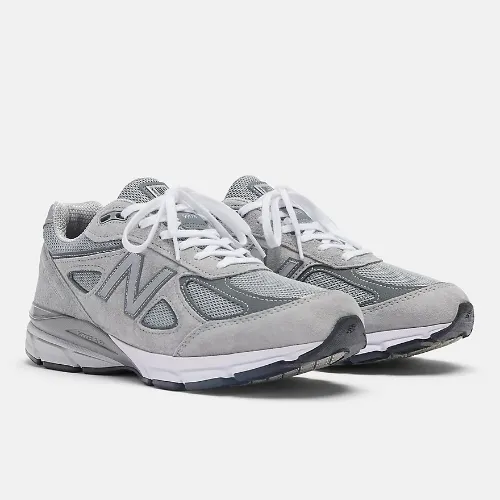 滝藤賢一が着用しているNew Balanceのスニーカー
