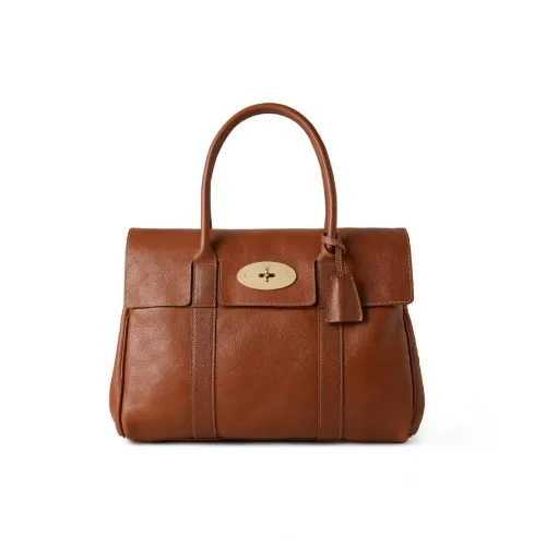 滝藤賢一が着用しているMulberryのトートバッグ