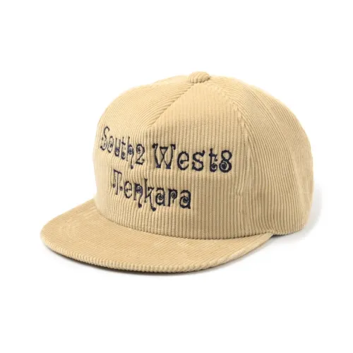 滝藤賢一が着用しているSouth2 West8のキャップ