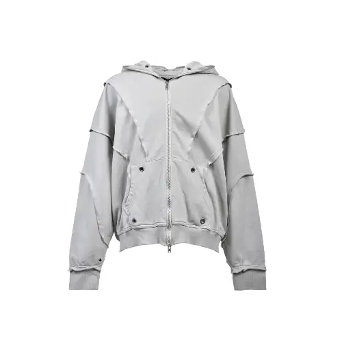 NAOKOが着用しているBREATHのパーカー