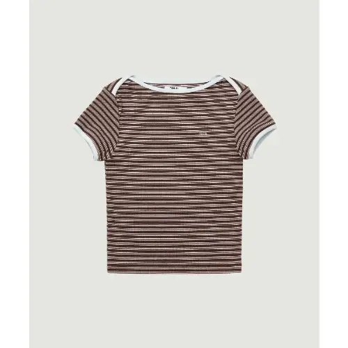 ナヨンが着用しているGROVEのTシャツ