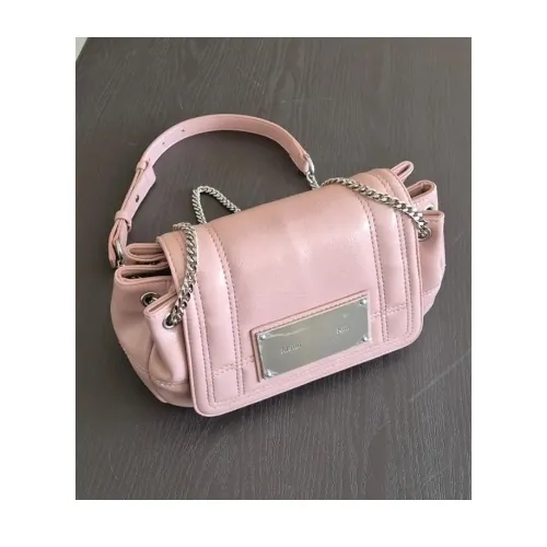 川﨑桜が着用しているMatin Kimのショルダーバッグ