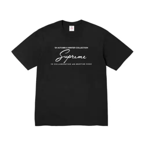 リノが着用しているSupremeのTシャツ