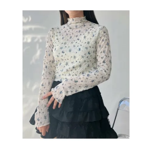 増田彩乃が着用している AS KNOW AS plusのシャツ・ブラウス