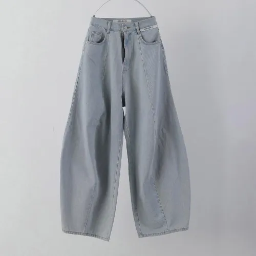 めるるが着用しているKimhekimのパンツ（ロング）