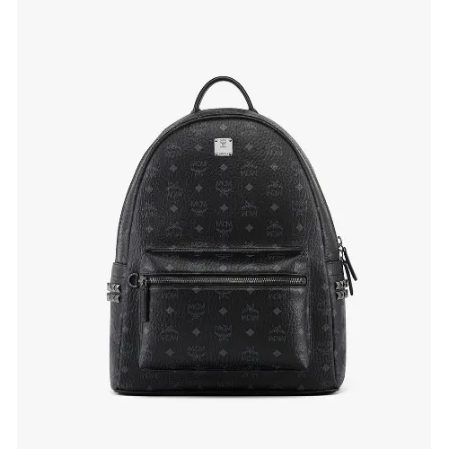 MINAMIが着用しているMCMのバックパック・リュックサック