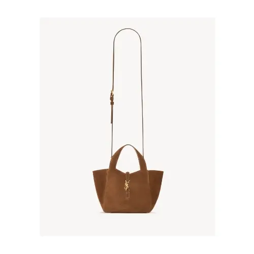 チェヨンが着用しているSAINT LAURENTのショルダーバッグ