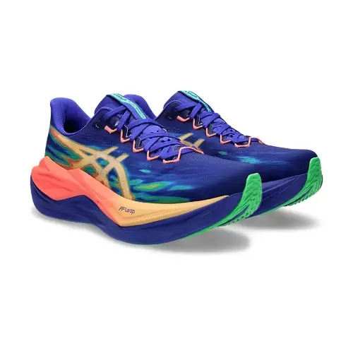 渋谷龍太が着用しているASICSのスニーカー