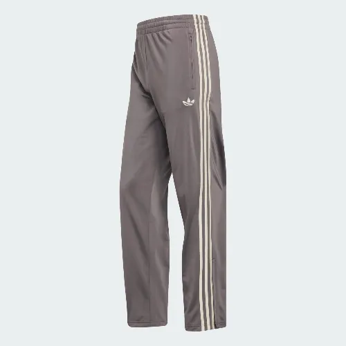 大谷映美里が着用しているadidasのパンツ（ロング）