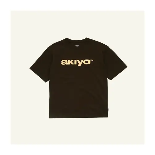 AyumuImazuが着用しているakiyoのTシャツ