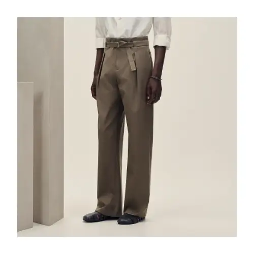 ラウールが着用しているHERMESのパンツ（ロング）