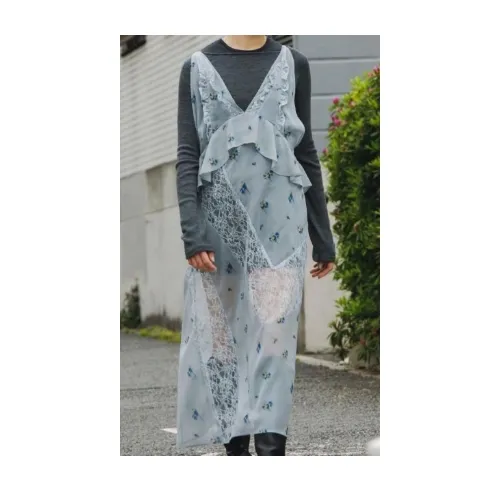 井桁弘恵が着用しているtiit tokyoのワンピース・ドレス
