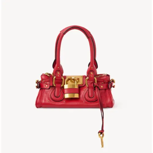 MAYAが着用しているChloéのショルダーバッグ