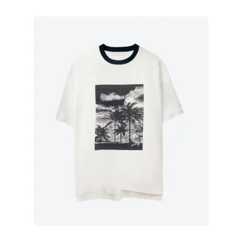 若井滉斗が着用しているuntageのTシャツ