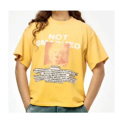 RIHOが着用しているSTUDIESのTシャツ