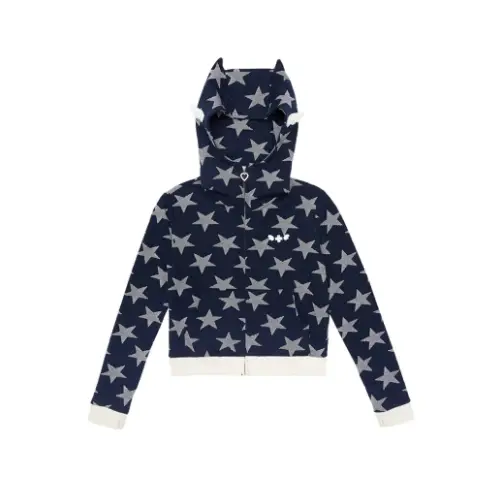 JISOOが着用しているCLUT STUDIOのパーカー