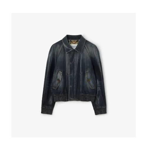 高橋文哉が着用しているBURBERRYのデニムジャケット